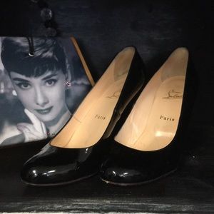 Christian Loubouton, black patent wedge!